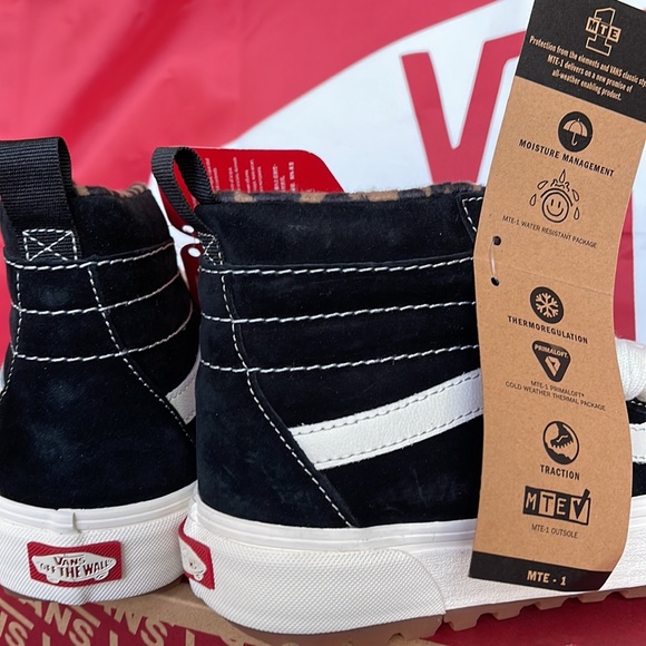 Vans Men’s Sk8-Hi Mite-1
(Suede) Black/Leopard
VNOA5HZY6D8
boots - sneakers - Picture 15 of 16